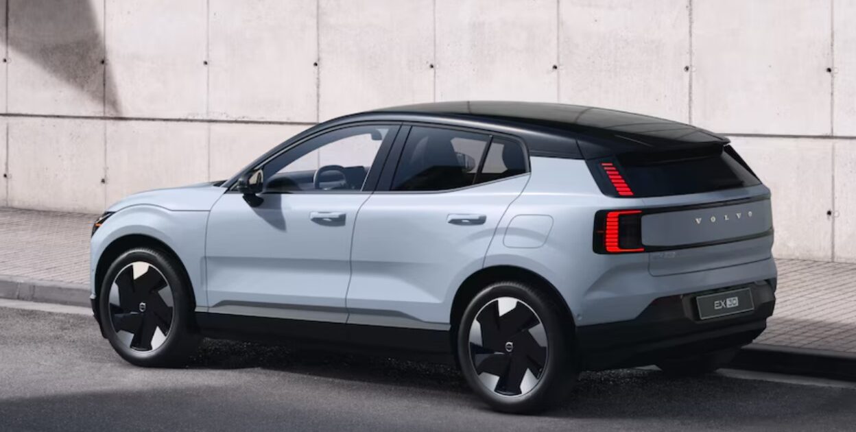 2025 Volvo EX30 EV