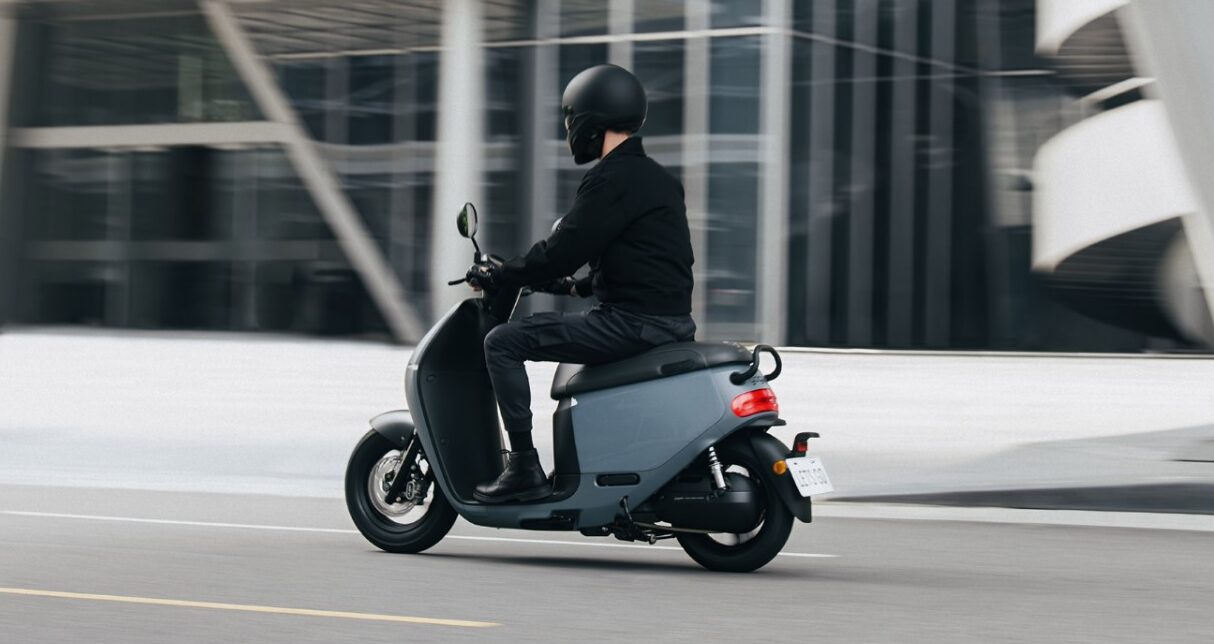 Gogoro CrossOver 2025