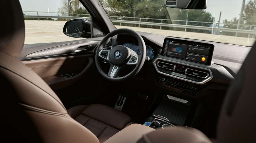 BMW iX3 2025